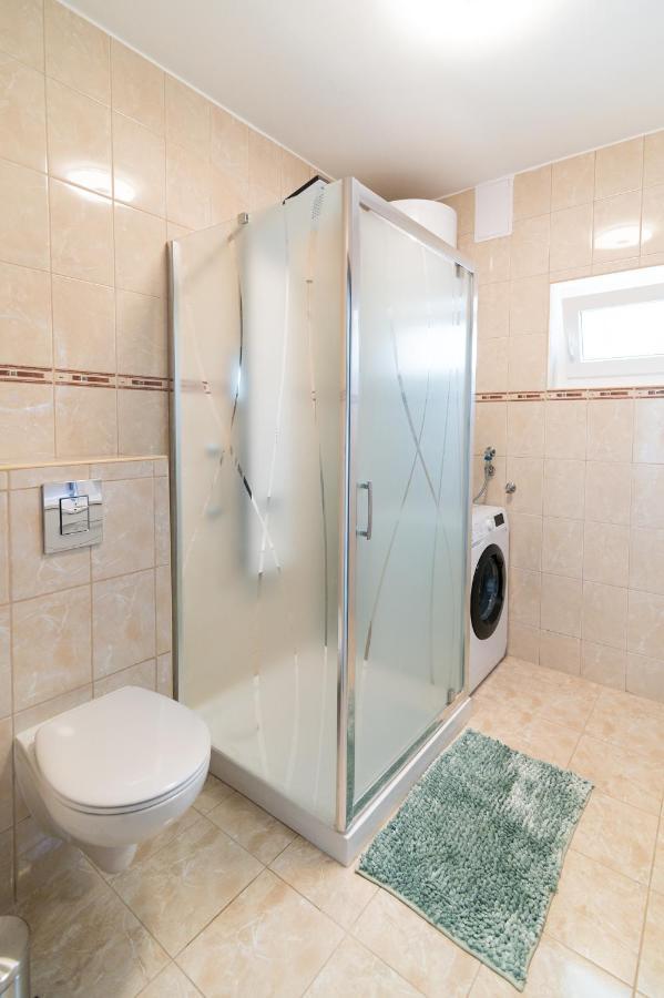 Eternity Apartmanhaz Keszthely Esterno foto