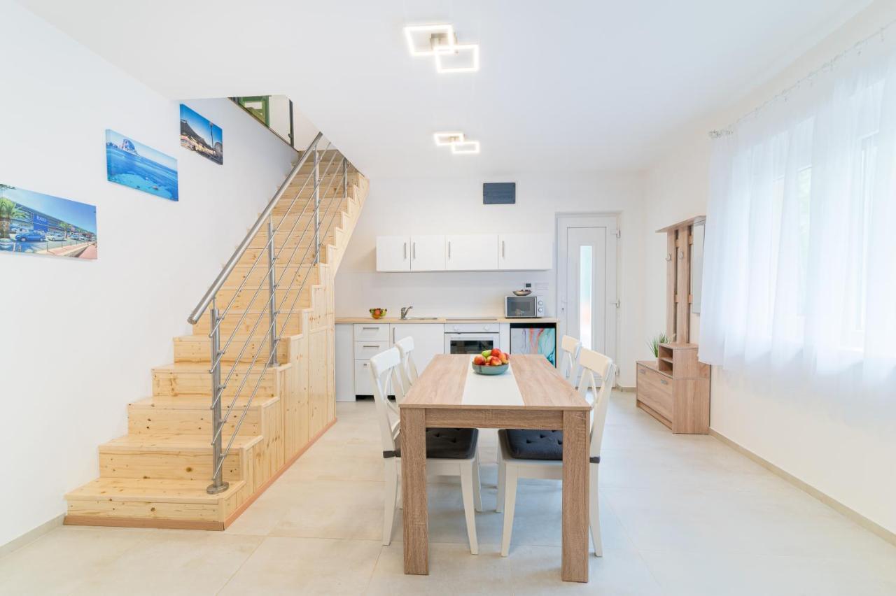 Eternity Apartmanhaz Keszthely Esterno foto
